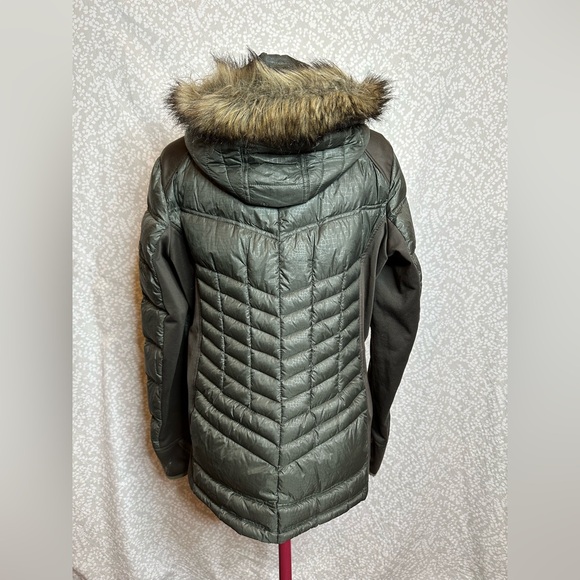 Michael Kors Packable Down Jacket with Faux Fur Hood Dark Forest Green - Picture 2 of 6